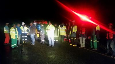 Bus steeds vasgekeer in Meiringspoort