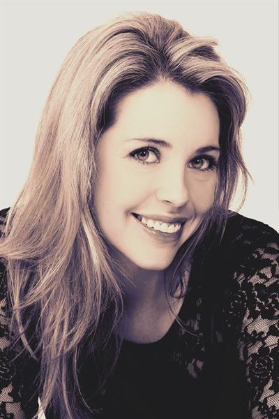 Knysna spoils its Mrs SA semi-finalist