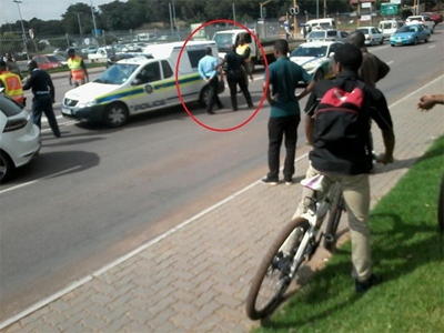 Metro cops “assault” motorist, journalist arrested