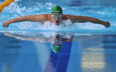 Low key start for Le Clos