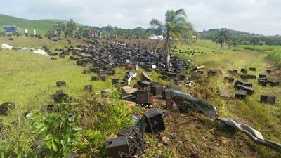 Truck loses load on N2, one dead
