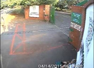 CCTV footage shows mugger plucking cell phone from scholar