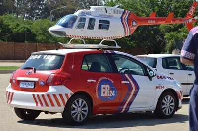 Children injured after bakkies collide