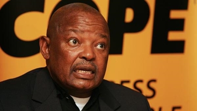 Lekota wants gatecrasher charged