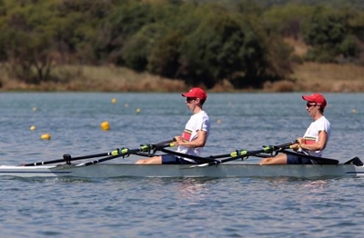 Rowers break national record