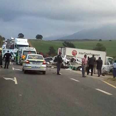 8 dood in gru-ongeluk naby Swellendam