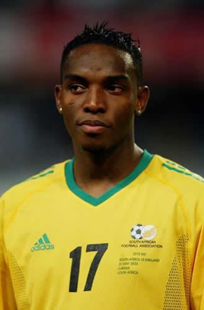 Benni McCarthy robbed at gunpoint