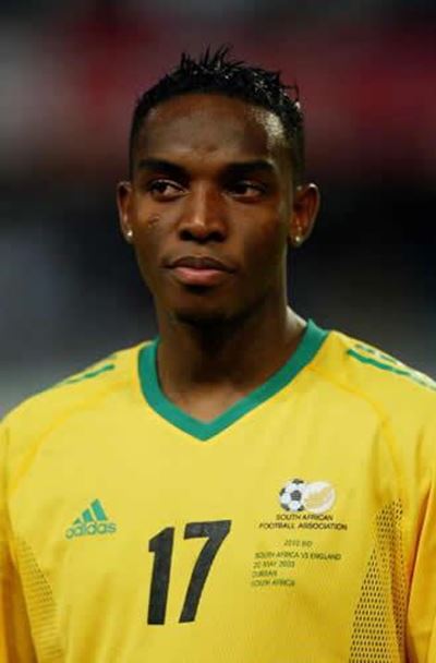 Benni McCarthy robbed at gunpoint