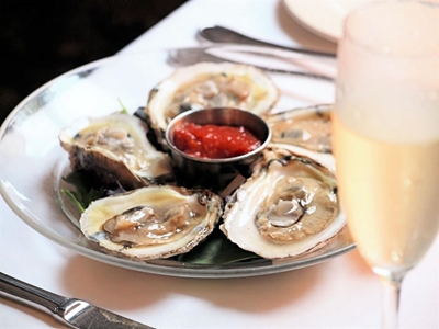 Bubbly, oysters and chocolate at Oyster Festival