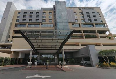 Woman throws herself from Hyde Park hotel