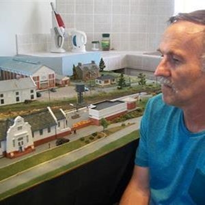 Stilbaai modeltreine laat die koppe draai