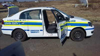 Cop wounded in shootout after hijacking in Lenasia
