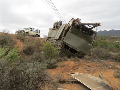 4-uur operasie om bokke te red na ongeluk