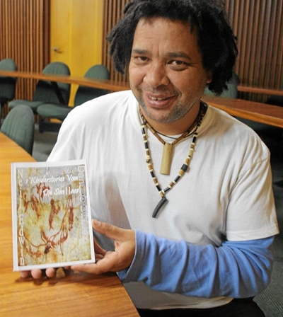 George-inwoner skryf kinderboek
