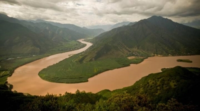 Hundreds missing after ship sinks in China's Yangtze River
