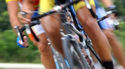 Du Preez defends Kremetart title