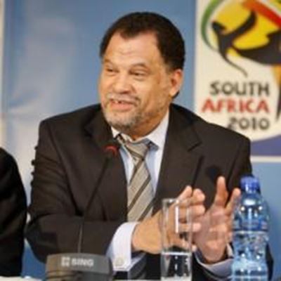 Danny Jordaan het alle transaksies self afgeteken