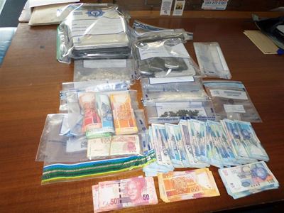 12 arrested for drugs & stolen property