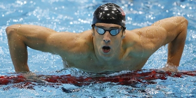 Phelps wins 200 individual medley at California meet