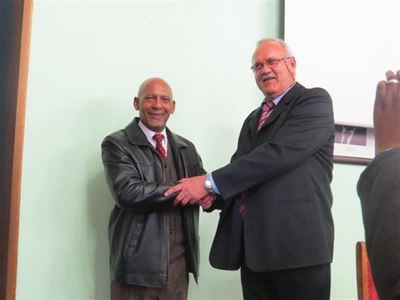 Opvolg: Oudtshoorn-speaker bedank