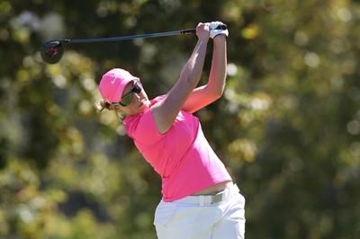 Simon, Van Zyl top SA’s international charts