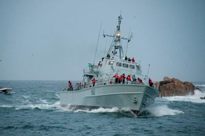 SA Navy arrives in Knysna