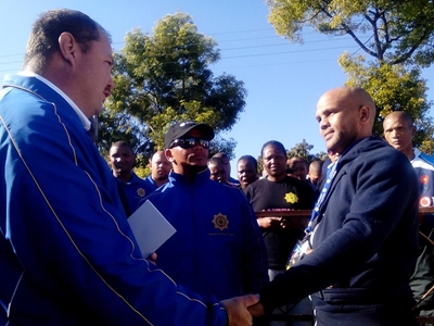 WP visits shot policeman
