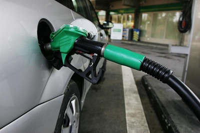 Drop in oil price to bring relief to motorists