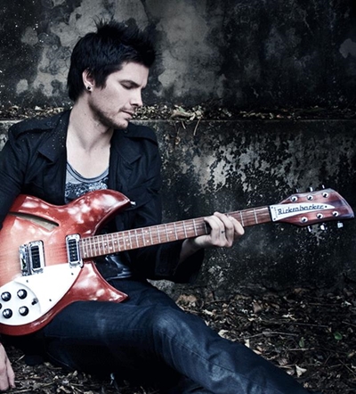 Bravo Lounge hosts Elvis Blue in July