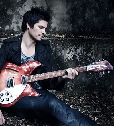 Bravo Lounge hosts Elvis Blue in July