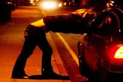 Robbed by alleged prostitute and her pimps