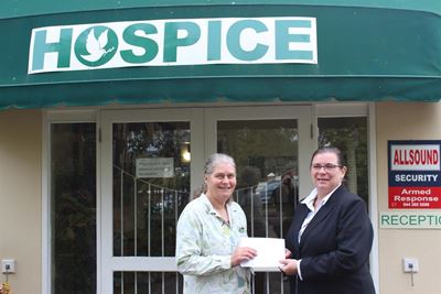 Knysna Hospice thanks Stanmar Motors for donation