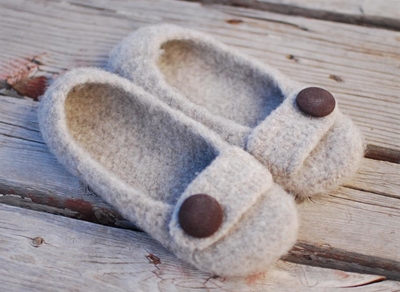 National Slipper Day in August