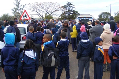 Opvolg: Skool se hekke weer oop