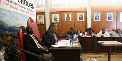 Raad het 100-dae omkeerplan vir dorp
