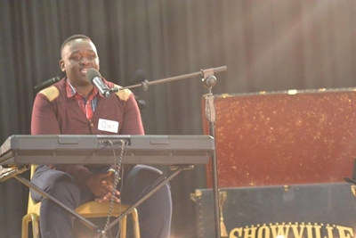 Showville besoek Oudtshoorn