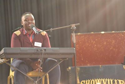 Showville besoek Oudtshoorn