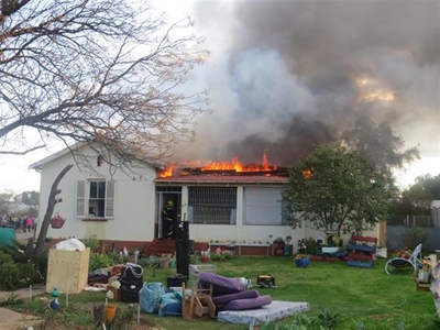 Opvolg: Gesin verloor alles in brand