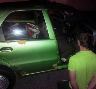 2 vas vir R70 000 se gesteelde goedere