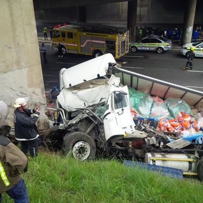Truck crash under N2 claims two lives