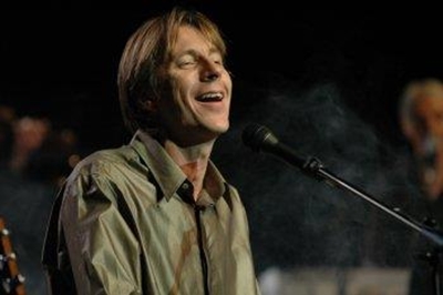 Mathys Roets loop deur onder boewe