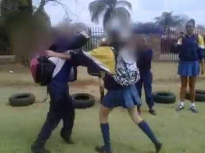 Shocking video: Schoolgirls fight at primary school