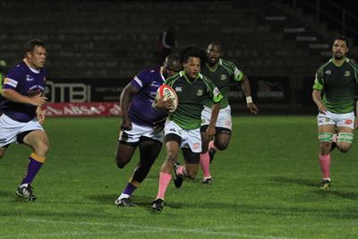 4 in 'n ry vir Arende