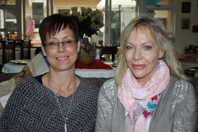 Sandra Prinsloo kuier op Stilbaai