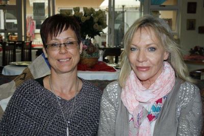 Sandra Prinsloo kuier op Stilbaai