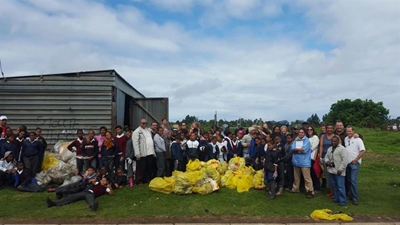 Coastal clean-up day in Plett