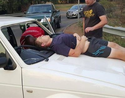 ‘Dronkbestuurder’ ry met drawwer op enjinkap