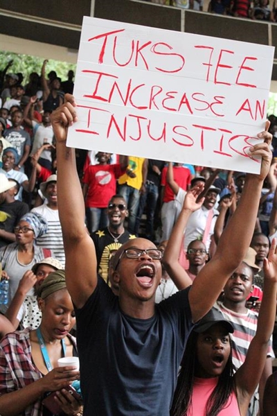 #FeesmustFall gets global support for historic march