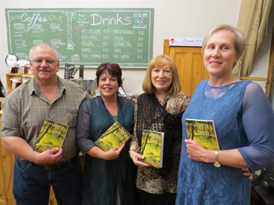 Oudtshoorn-egpaar stel boek bekend