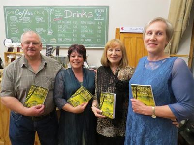Oudtshoorn-egpaar stel boek bekend